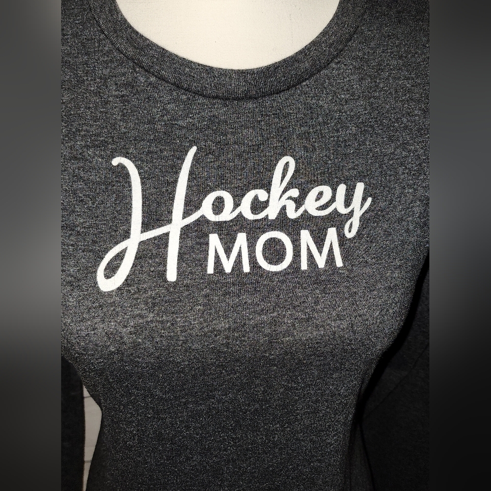 Bella Canvas "Hockey Mom" Gray Long Sleeve Top Size - Picture 2 of 5